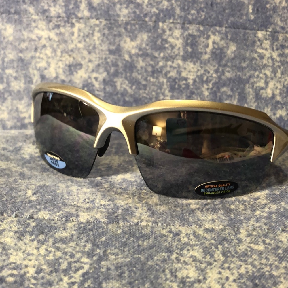 Sunglasses style A2. Grey trim.
